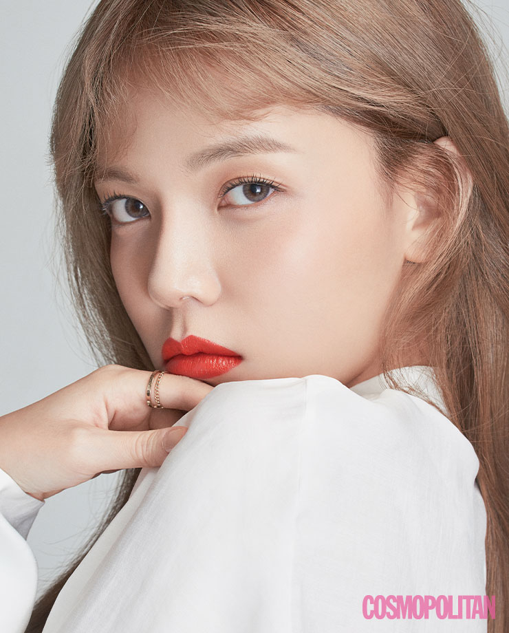 (블라우스)H&M, (반지)헤이