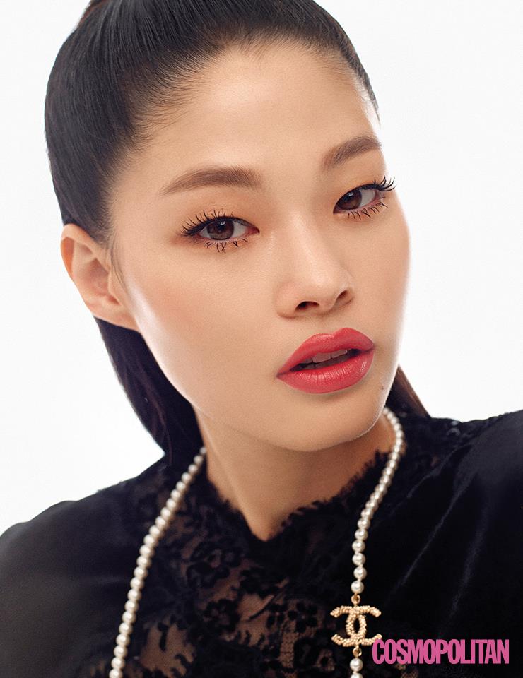 드레스, 목걸이 모두 가격미정 샤넬.