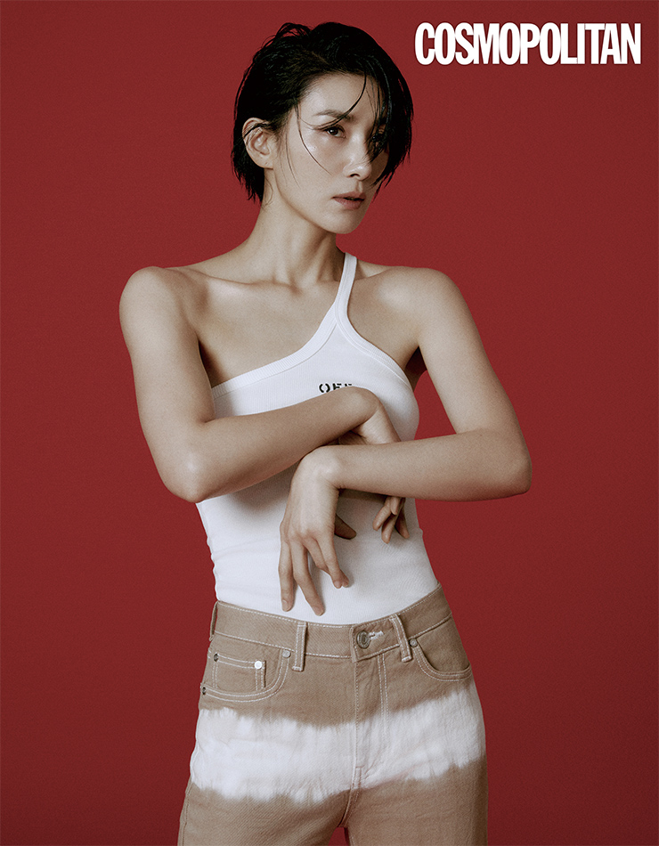 원오프숄더 톱 가격미정 오프화이트. 데님 팬츠 20만원대 메종마레.