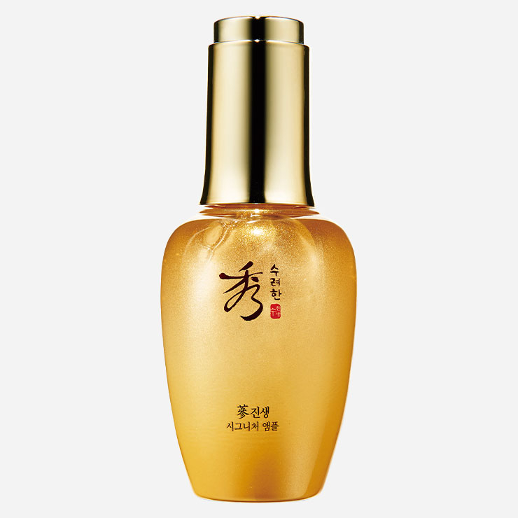수려한 진생 시그니처 앰플 12만원대▶금작약이라 불리는 생작약에서 채취한 로열젤리 성분이 피부 속건조를 개선하고 느슨해진 피부 결을 견고하게 조여준다.