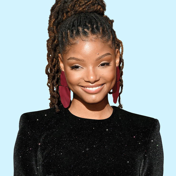 할리 베일리 &rarr; 워너비 흑진주 미모를 논할 때 빠질 수 없는 그녀! 친언니 클로이 베일리와 R&B 듀오로 활동하며 일약 유튜브 스타로 떠올라 배우 데뷔 꽃길까지 걸었다. 