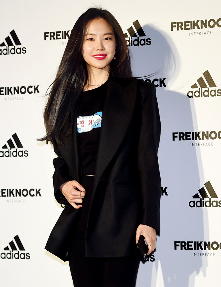 손나은 
