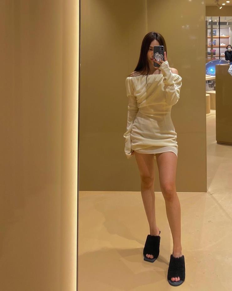 @minasong___