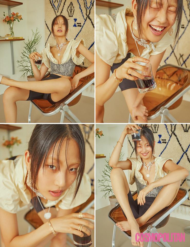 맥시멀한 스타일링으로 즐기는 주얼리 플렉스! 귀고리 가격미정 부쉐론. 초커 1억8천만원대 다미아니. 롱 목걸이 2천8백만원대 피아제. 뱅글 1천9백만원대, 반지 (위부터)9백만원대, 8백만원대 모두 불가리. 뷔스티에 71만원 Y/Project by 무이. 사이클링 쇼츠 가격미정 이로. 