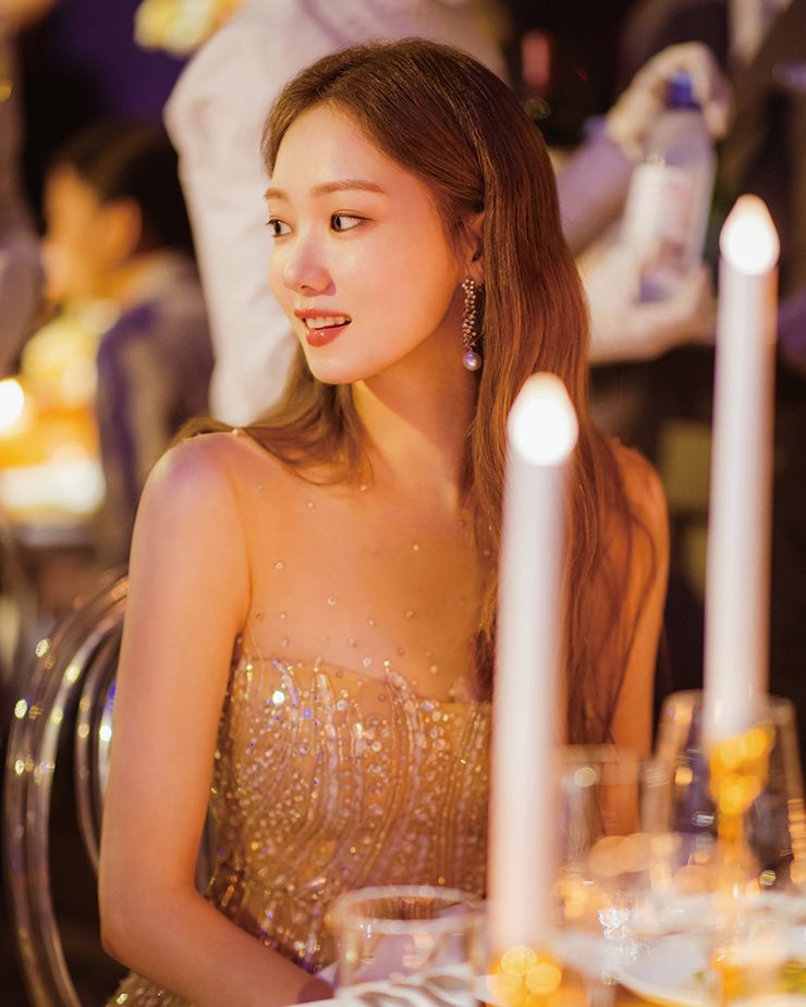 갈라 디너에 참석한 배우 이성경.