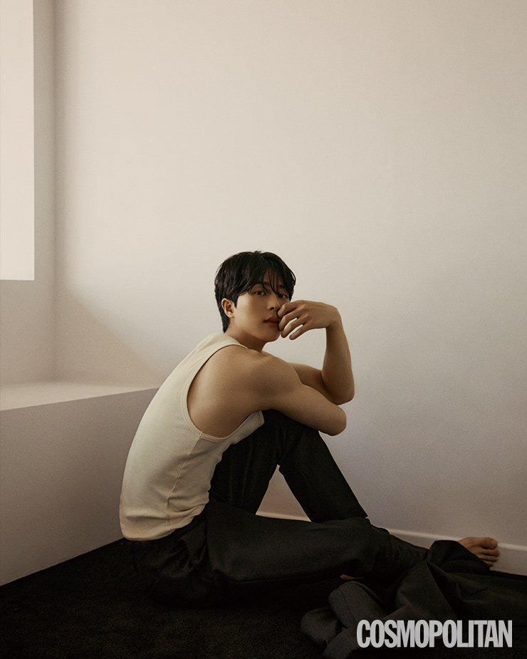 팬츠 가격미정 프라다. 슬리브리스 톱 스타일리스트 소장품.