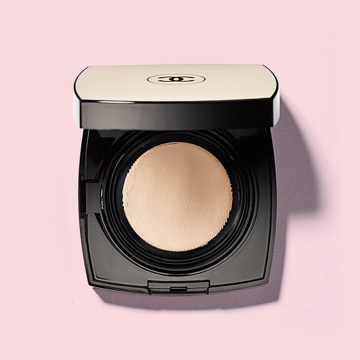  샤넬 레 베쥬 헬시 글로우 젤 터치 파운데이션 8만1천원. 