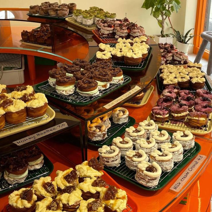 @beebeede_cronut