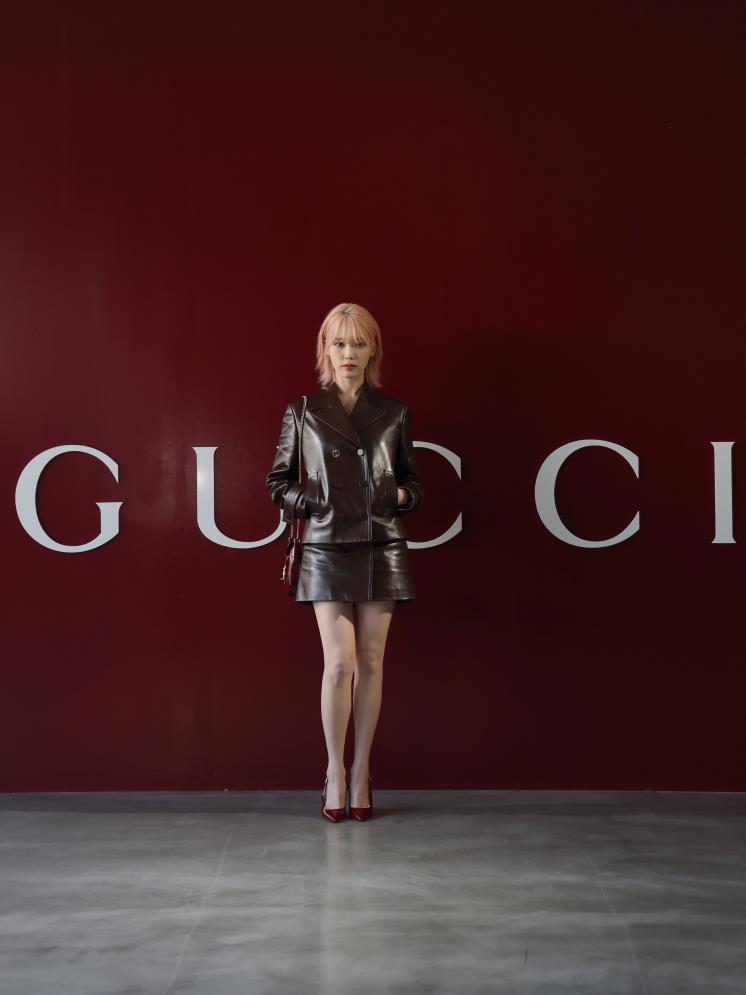MILAN, ITALY - JANUARY 12: IU attends the Gucci Ancora Fashion Show during Milan Fashion Week Menswear Fall/Winter 2024-2025 on January 12, 2024 in Milan, Italy. (Photo by Vittorio Zunino Celotto/Getty Images for Gucci)
