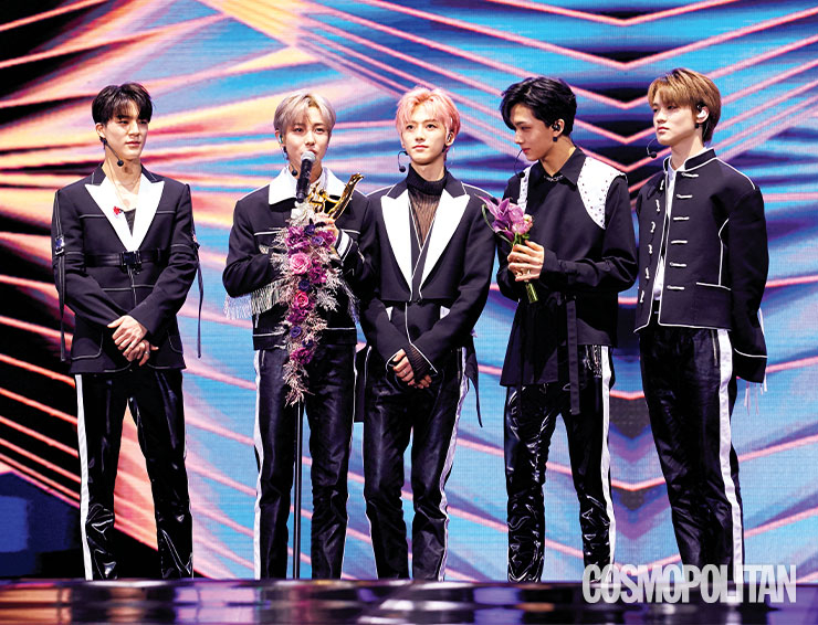 음반 본상을 수상한 엔시티 드림이 수상 소감을 전하고 있다. 