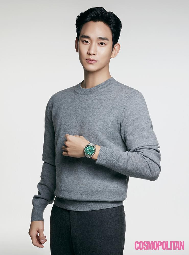 깊은 바다를 연상시키는 그린 컬러 다이얼과 스포티한 디자인이 매력적인 아이템. 다이아몬드 커팅과 새틴 마감 처리로 가독성을 높인 것은 물론, 최대 80시간 파워 리저브와 함께 200m 방수 기능까지 탑재한 오션스타 200C. 1백38만원. MIDO