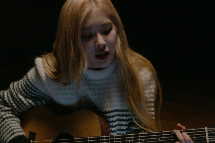BlackPink- LIGHT UP THE SKY; ROSE from BlackPink- LIGHT UP THE SKY. Courtesy of NETFLIX/Netflix ⓒ 2020