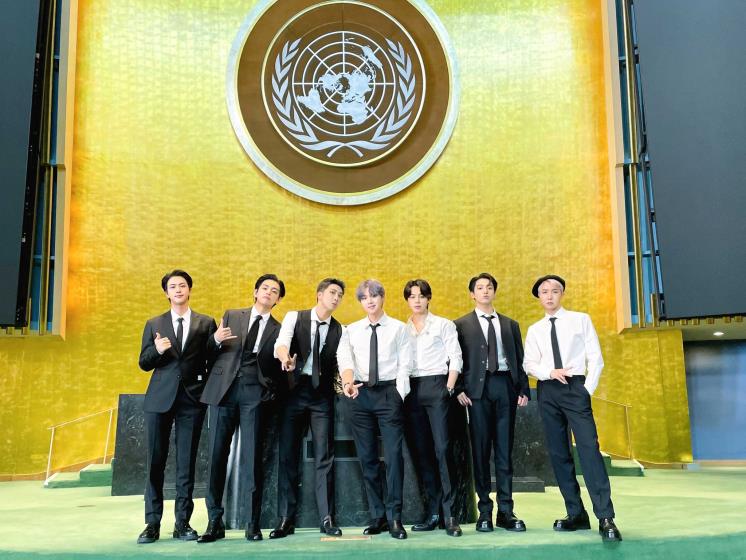 방탄소년단 (@BTS_official)