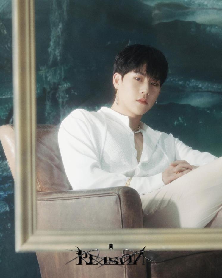 주헌