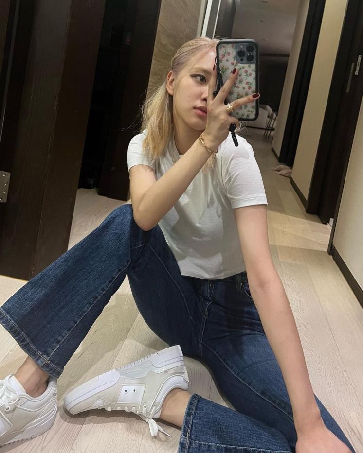 @roses_are_rosie