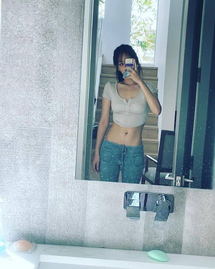 @nakedbibi