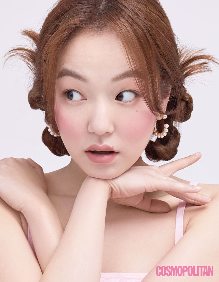 원피스 앤아더스토리즈, 귀고리 스타일리스트 소장품.