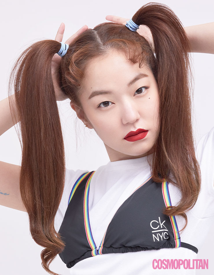 티셔츠 큐리티, 비키니 톱 캘빈클라인 언더웨어.